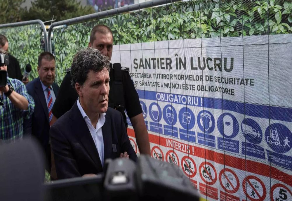 DANIEL BĂLUȚĂ ÎL ACUZĂ PE NICUȚOR DAN CĂ BLOCHEAZĂ LUCRĂRILE DE LA PASAJUL UNIRII