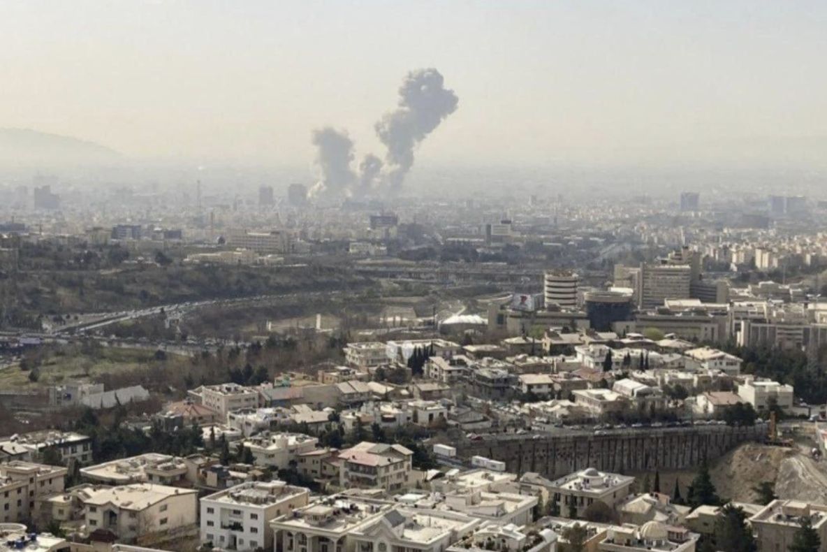 Război în Orientul Mijlociu. Donald Trump amenință cu noi lovituri în Iran, în timp ce Teheranul continuă să‑și bombardeze vecinii 